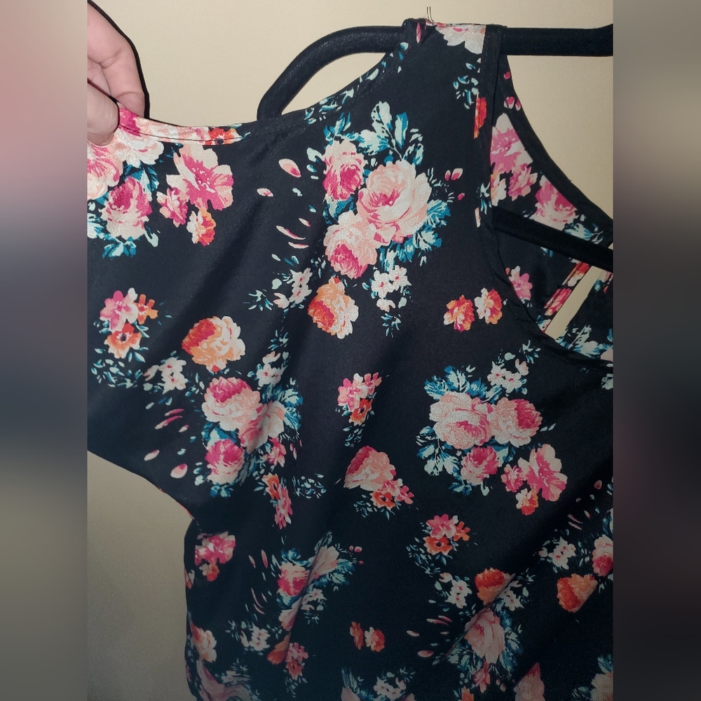 Floral Cold Shoulder Top